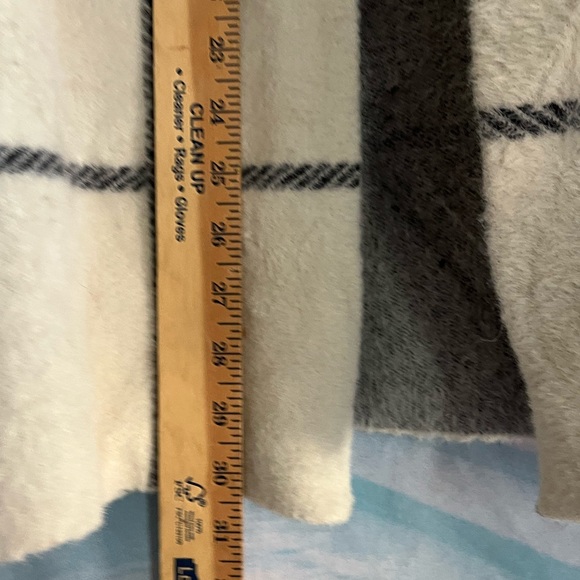 Cyrus Long Buffalo Plaid Sweater 🌵 - Picture 3 of 4